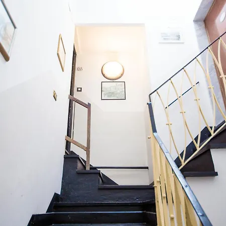 Of Genoa's Executioner Apartamento Génova